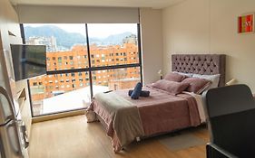 Apto Moderno con Vista a Monserrate, Cerca a Corferias Embajada USA y CAS, Petfriendly , contamos con Parking